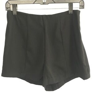 dotacoko Black Shorts